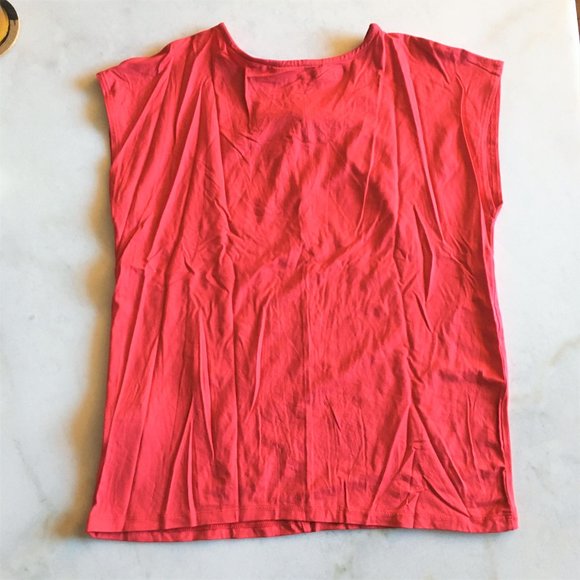 New! NWT August Silk red keyhole neck top / shirt / tee (M) short sleeve - Picture 3 of 5